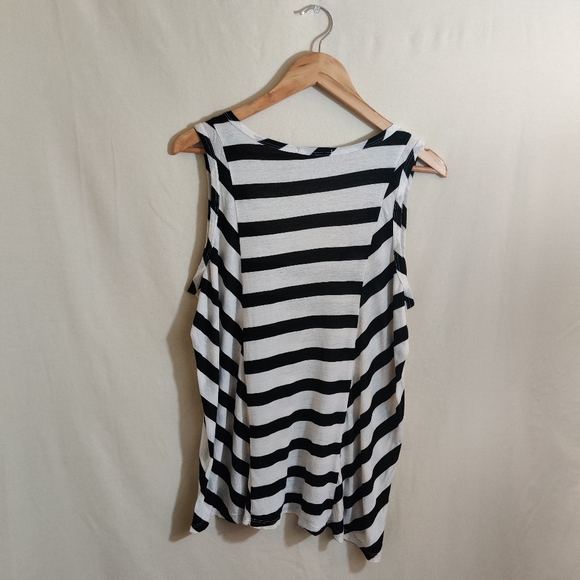 TART Women's Sleeveless Black & White Striped Flowy Scoop Neck Tank Top L - Picture 6 of 8
